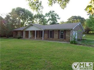 279 Chipman Rd, Bethpage, TN 37022