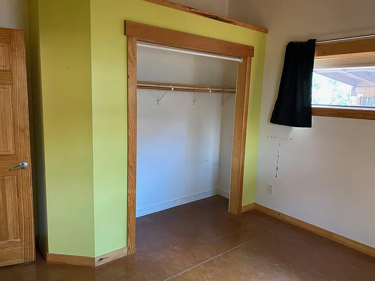 1009 N Queen Ave — Photo 4