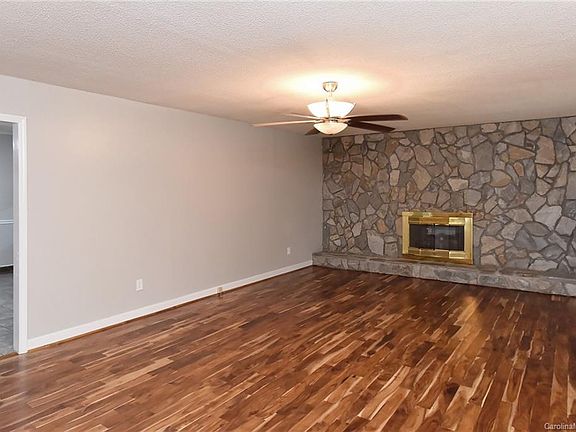 5th image of 210 Crestview Dr