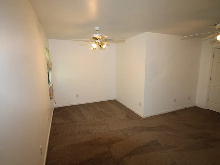 583 Stonehenge Dr — Photo 13