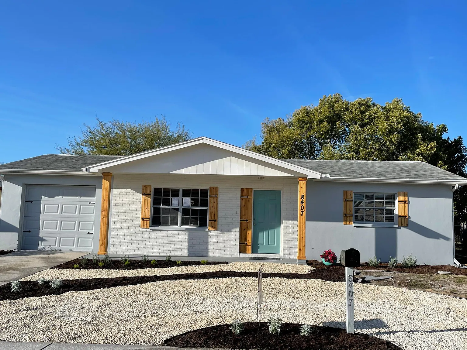 8407 Luray Dr — Photo 1