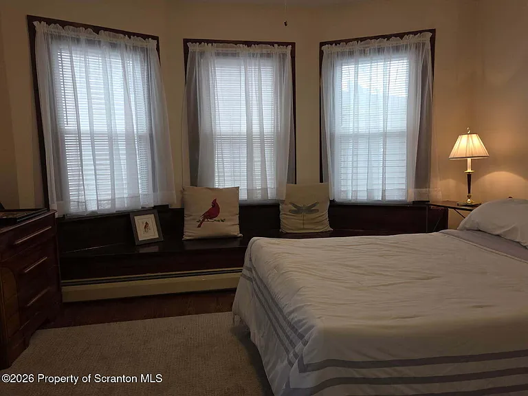 1706 E Gibson St — Photo 15