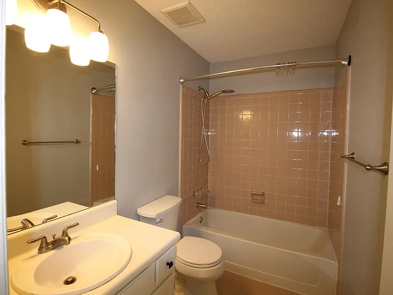 4225 Lakes End Dr NW — Photo 9