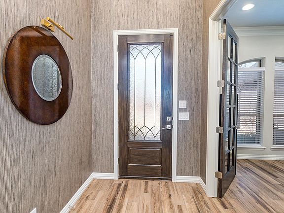 4th image of 3405 Coventry Dr