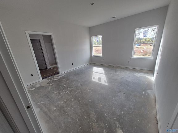 5th image of 306 W Valley Way