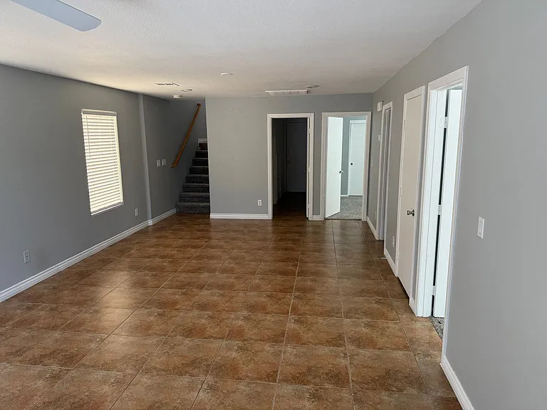 10039 Mystic Lake Ave — Photo 9