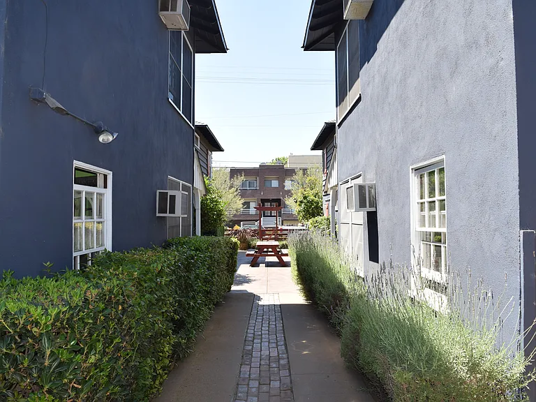 13519 Moorpark St #5 — Photo 13
