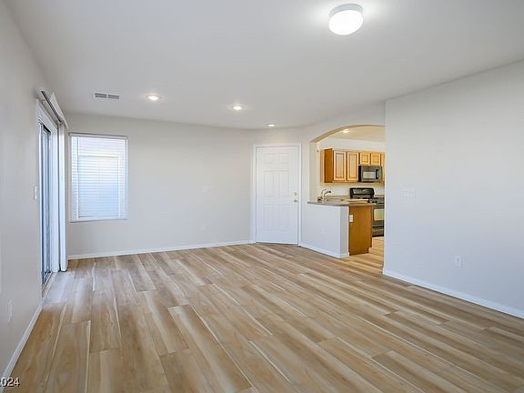 5th image of 10030 Tittleton Ave