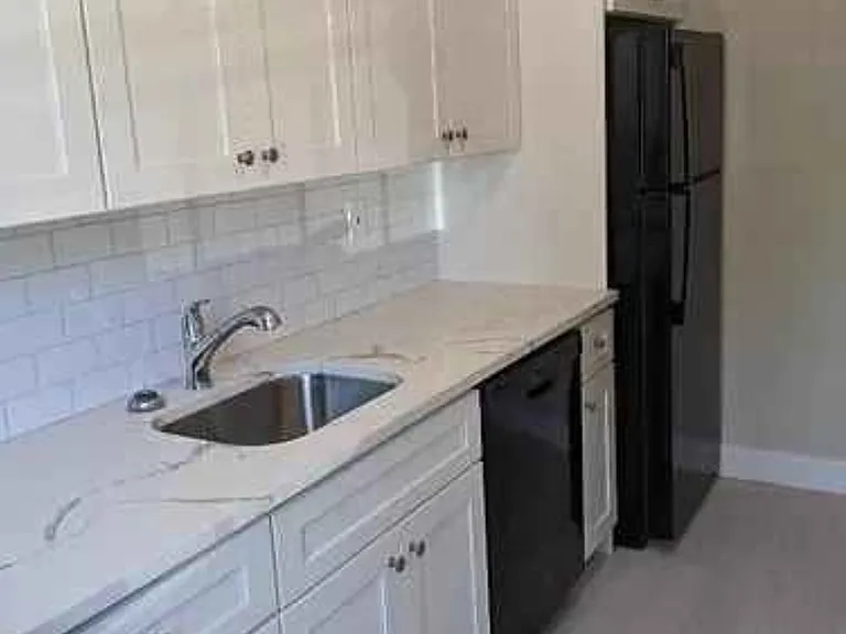 935 Broad St #1 — Photo 8