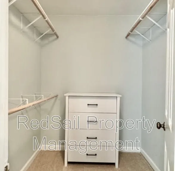 114 Barclay Cres — Photo 14