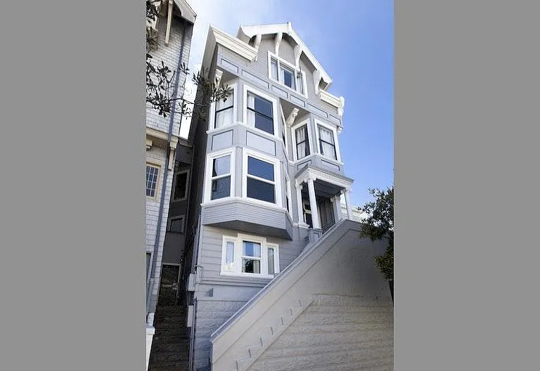 1215 Broderick St — Photo 1