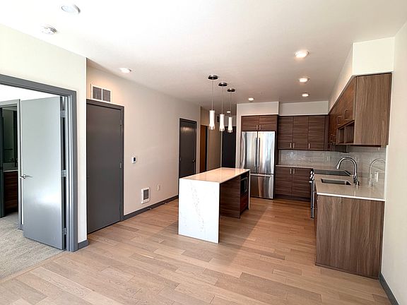3rd image of 11903 NE 128th St #423
