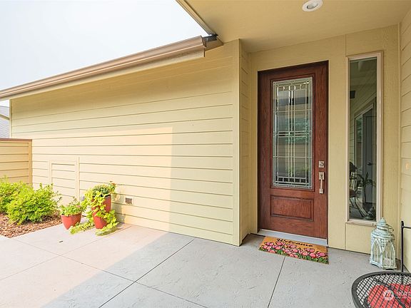 4th image of 411 19th Street NE #3