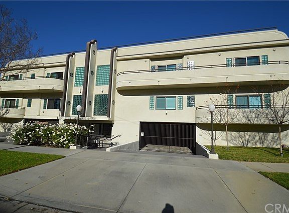 2nd image of 4447 W Lakeside Dr APT 205