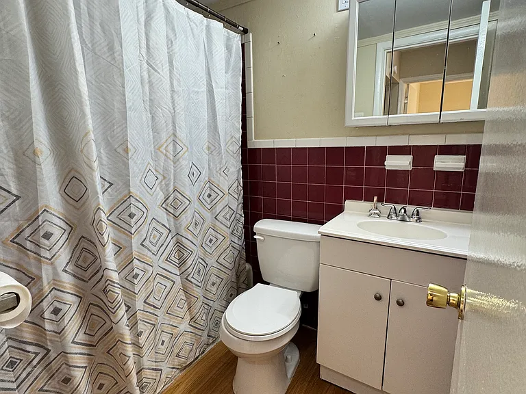 1901 E 5th Ave NE #2 — Photo 5
