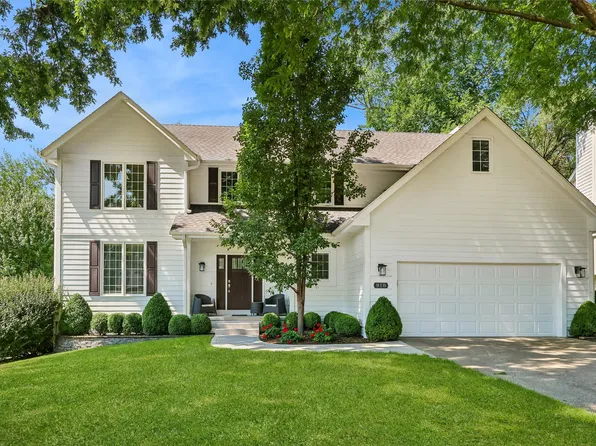 918 57th St, West Des Moines, IA 50266