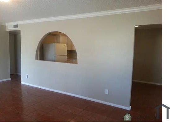 4th image of 6313 W Earll Dr