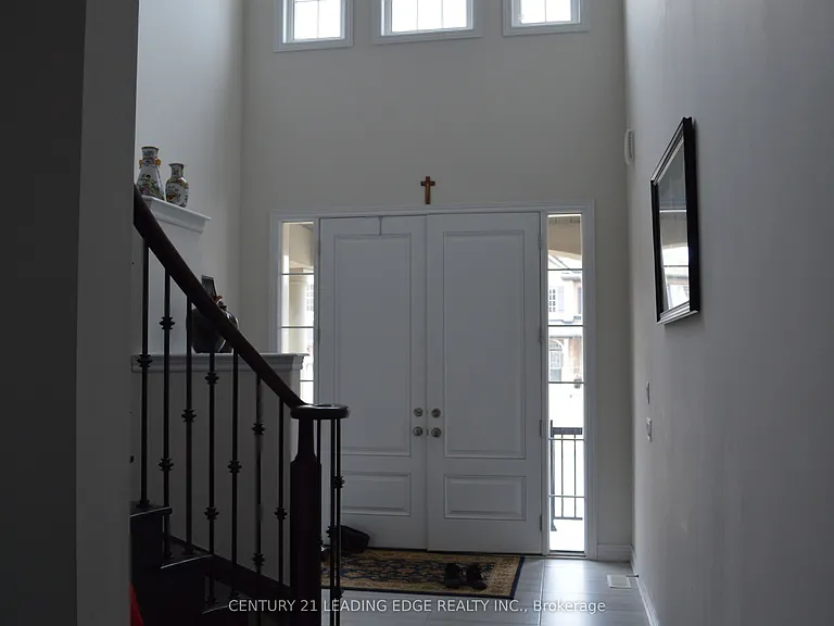 23 Boland Ct #2 BDRMS UPPER LEVE — Photo 2