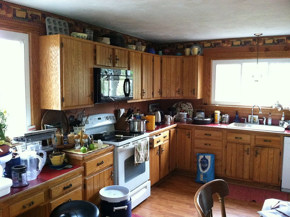 Custom Oak cabinets Corianne