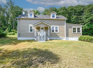 355 Kunkle Rd, Harveys Lake, PA 18618