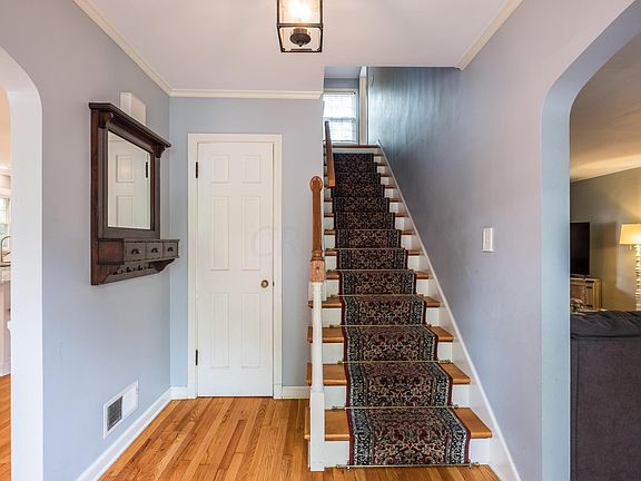 4th image of 1877 Glenn Ave