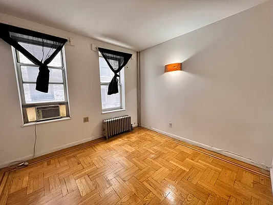 Rented by City Connections Realty | media 1