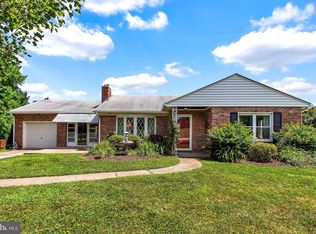 561 Locust Grove Rd, York, PA 17402