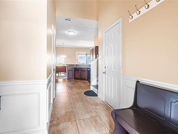 3rd image of 234 Greenview Ln