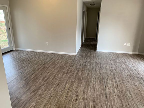 4th image of 303 Ridgeover Dr