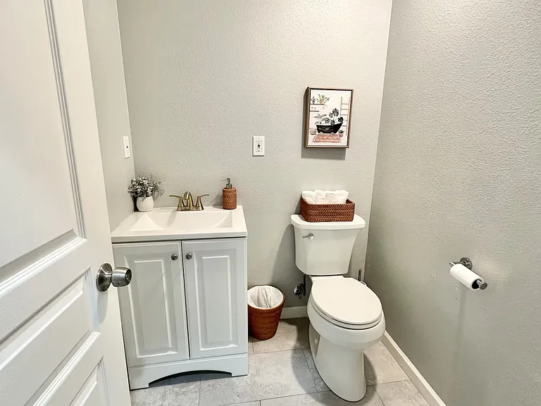 1226 Laurel Park Cir — Photo 7