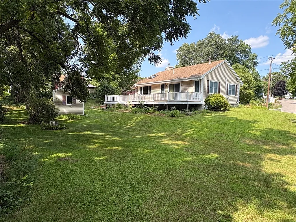 3 bed, 2.0 bath, 1576 sqft, $3,500 — Photo 3