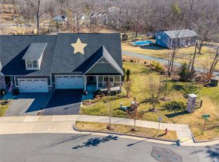 393 Winding Rd, Keswick, VA 22947