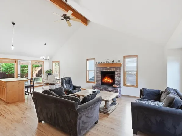 19905 Antler Point Dr, Bend, OR 97702