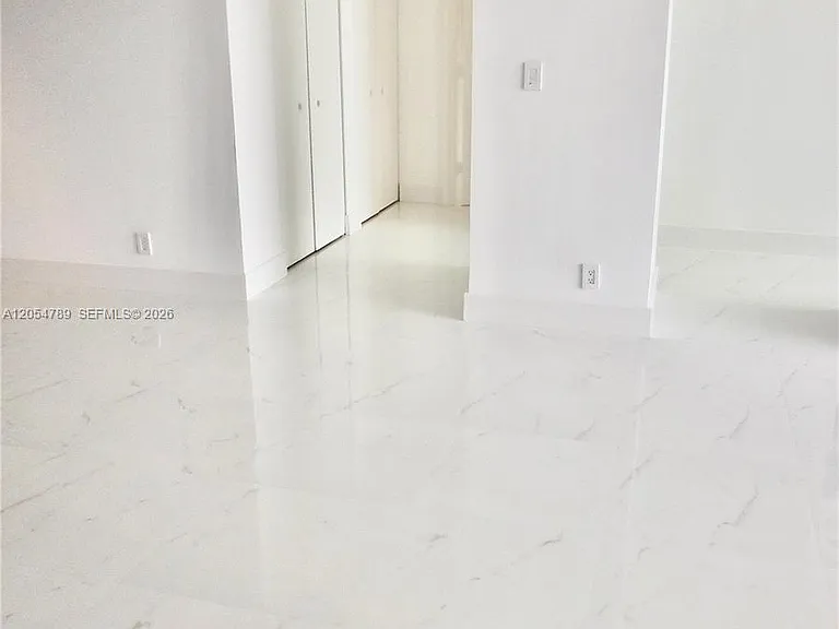 1000 Island Blvd #2308 — Photo 7