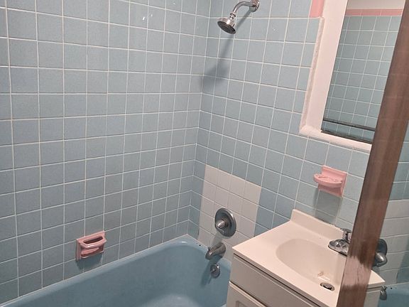 3rd image of 227 Garfield Ave #2B