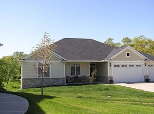 1830 Timber Hills Dr, Coralville, IA 52241