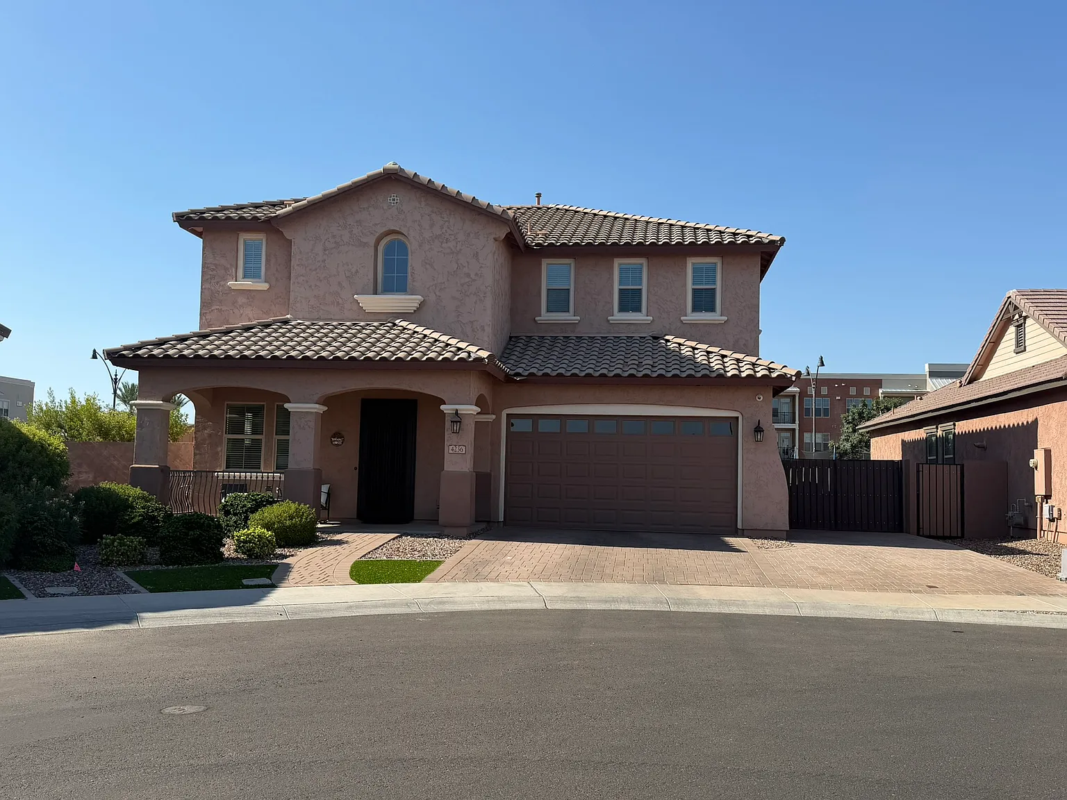 5 bed, 2676 sqft, $5,800 — Photo 1
