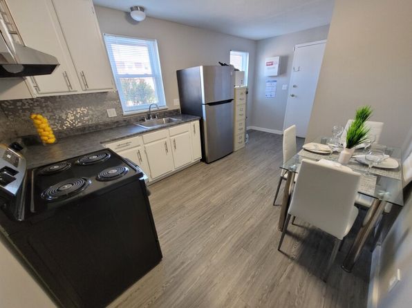 Pine Brook Terrace | 90 Pine Brook Ter, Bristol, CT