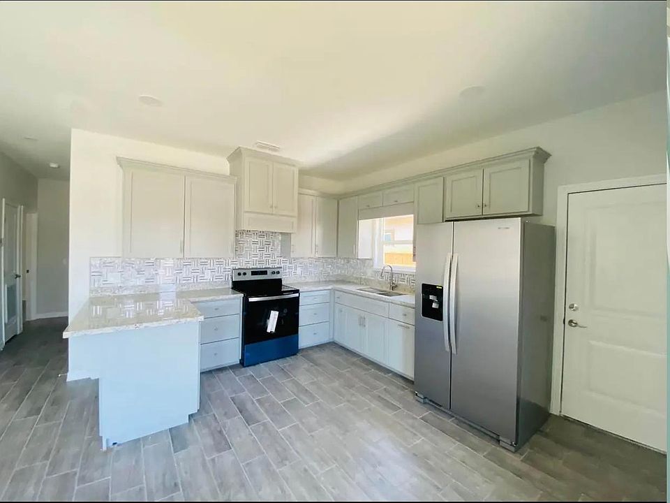 1st image of 5908 Puffin Ave #4