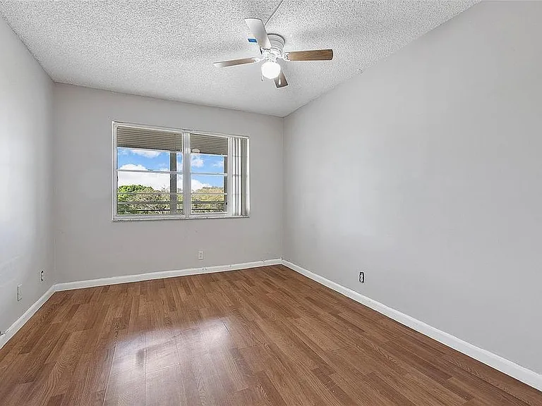 4354 NW 9th Ave #12-3D — Photo 8