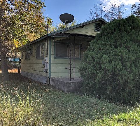 3rd image of 2205 W San Antonio St