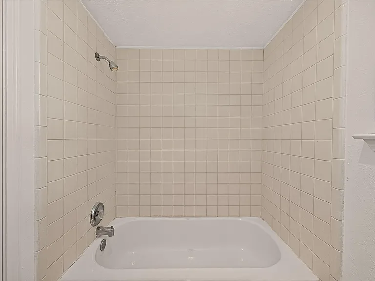 12619 Chriswood Dr — Photo 21