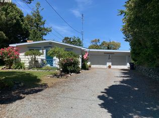 850 Lakeshore Dr, Port Orford, OR 97465