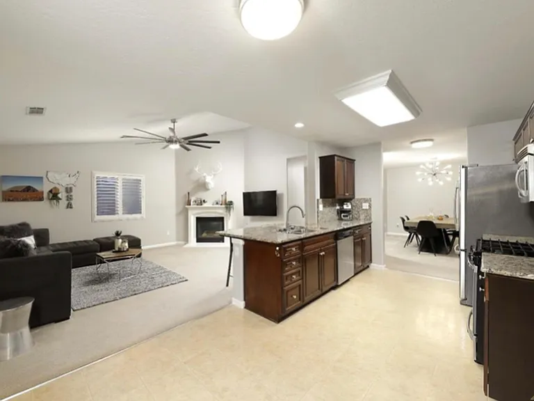 12319 Maclure Dr — Photo 2
