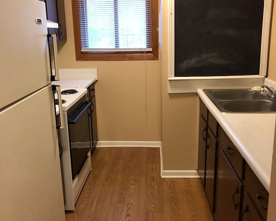2nd image of 205 N Scott Rd APT A5