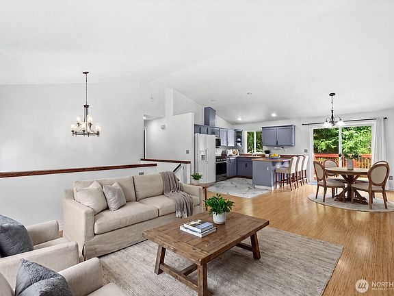 4th image of 22901 128th Avenue E
