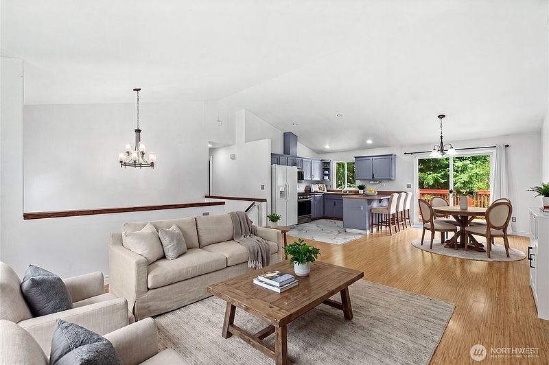 4th image of 22901 128th Avenue E