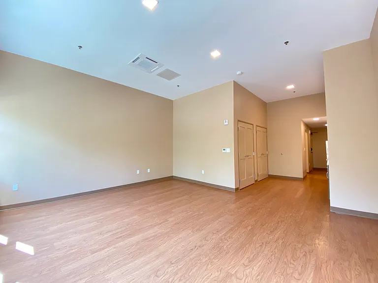 Red Oak at 83 Hanover Street — Photo 22