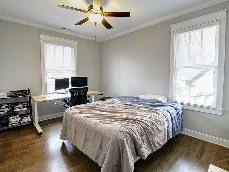 223 Elizabeth St — Photo 21