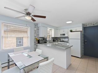 7142 Riverside Dr #5, Berwyn, IL 60402